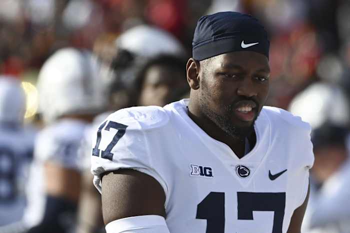 Penn State EDGE Arnold Ebiketie during game